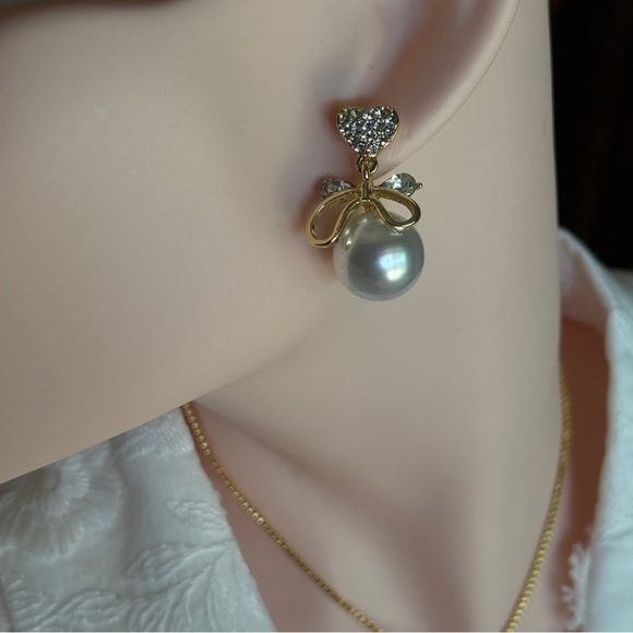Anthropologie Jewelry - Gold Bow Pearl Earrings
